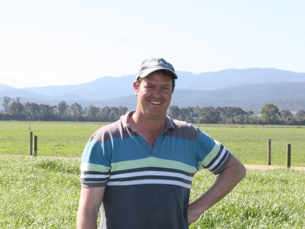 Marc Hammond (34) melkt in Labertouche in de Australische deelstaat Victoria 640 melkkoeien. Hij is sharemilker en ontvangt de helft van het melkgeld. Het vee en de machines zijn zijn eigendom.<br /><em>Foto's: Edwin Dinkelman</em>