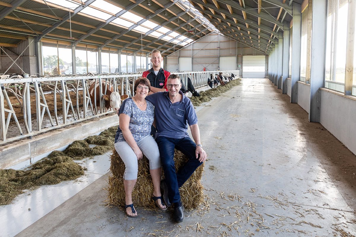 De familie Van Eck houdt open dag op vrijdag 24 september van 10 tot 16 uur voor collega-veehouders en op zaterdag 25 september voor burgers. Willem, Marion en Arie heten u van harte welkom.