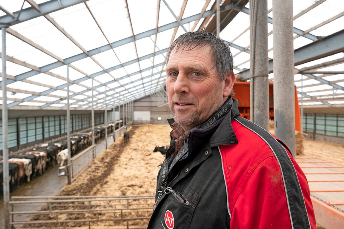 Pieter Berend Slager (56) vormt samen met Margreet Wiersema (51) maatschap De Heemen. De maatschap heeft in Stedum (Gr.) een veebedrijf met 100 melkkoeien, 35 stuks jongvee en 62 hectare land. Ook is er een zorgboerderij.